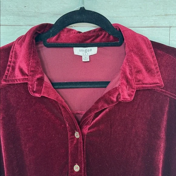 Umgee Burgundy Button-Up Velvet tunic Top size M - Picture 2 of 5